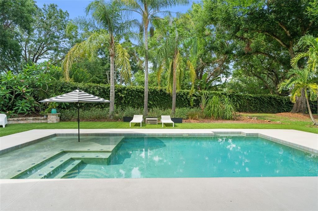 Exterior, Pool