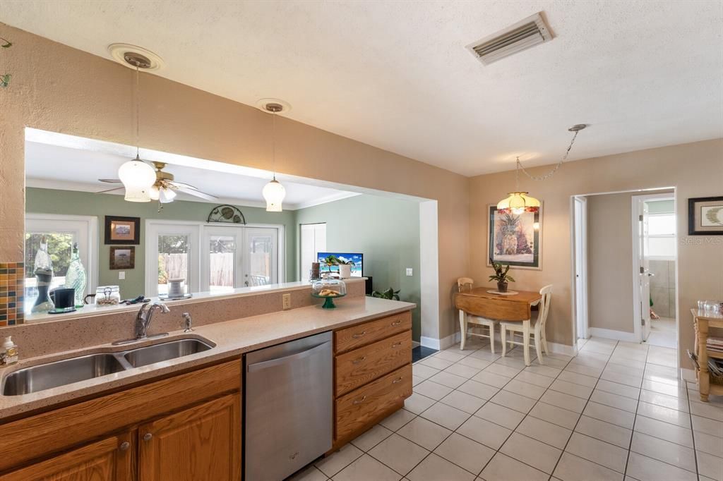 Dining room, Interior, Kitchen, Pendant Lights