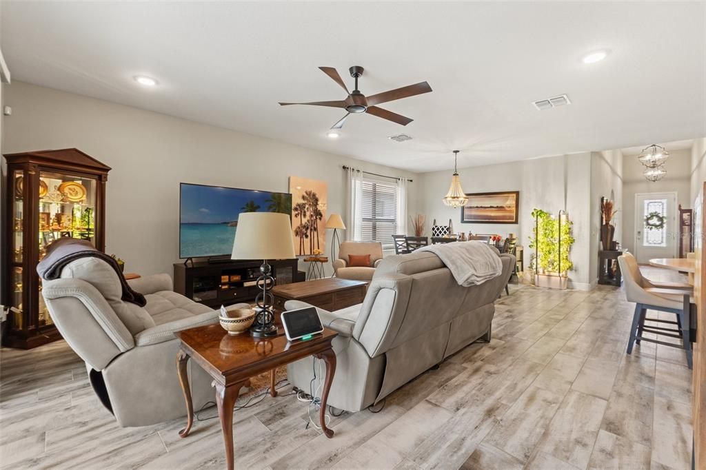 Dining room, Interior, Living room, Pendant Lights, Recessed Lighting, Wood Texture Flooring