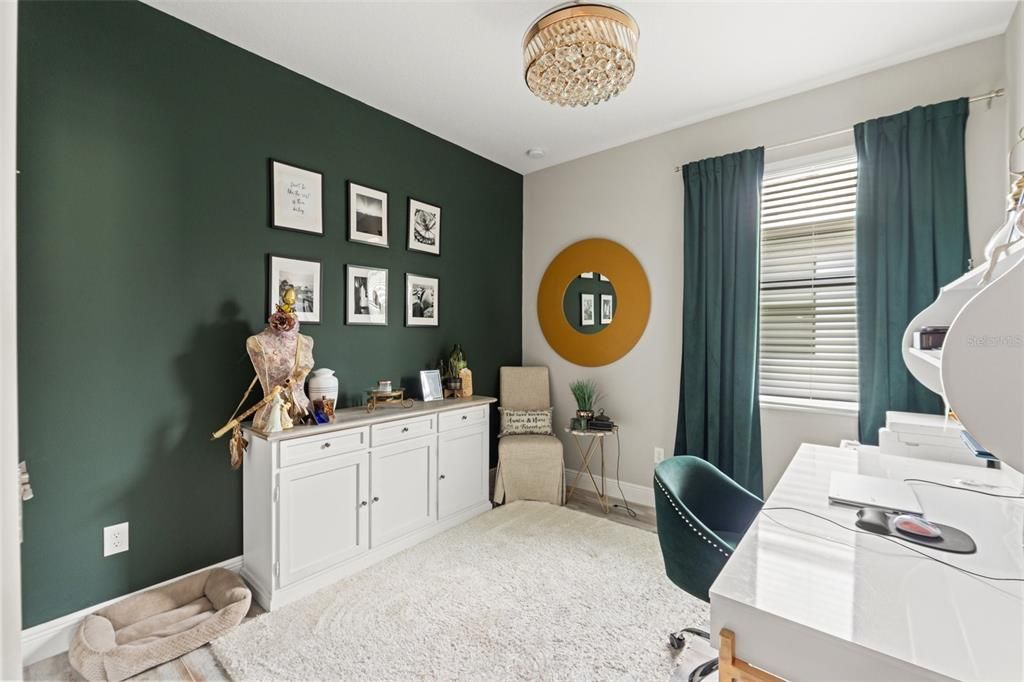 Home Office, Interior