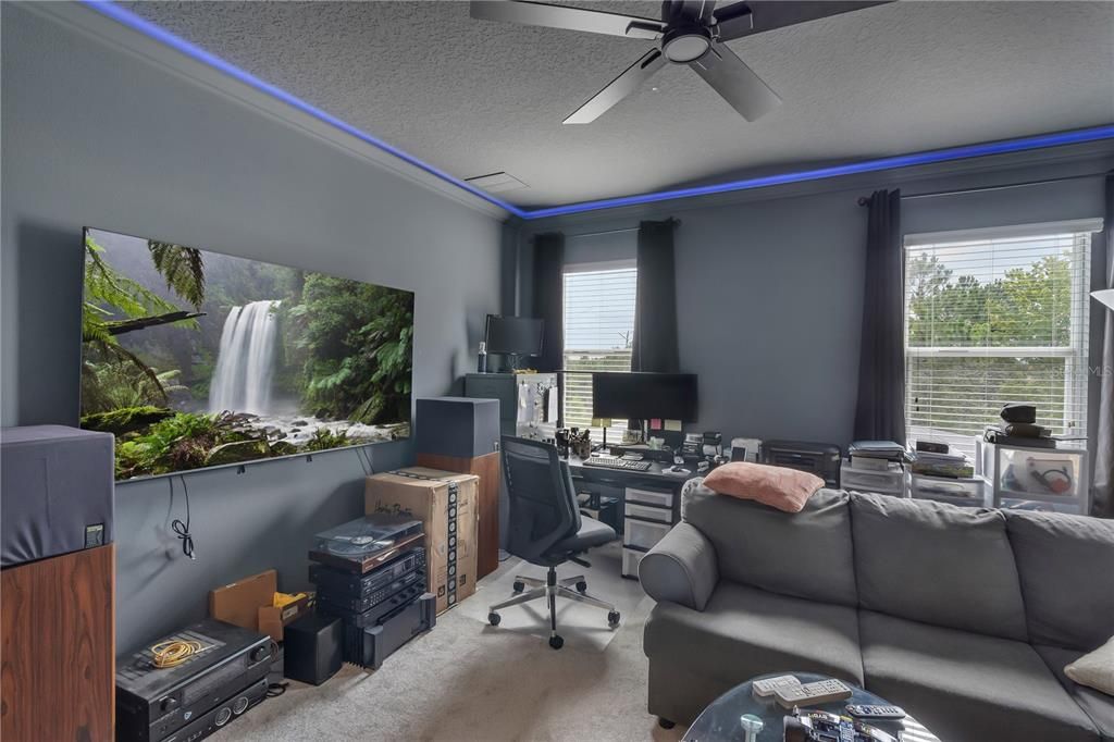 Home Office, Interior