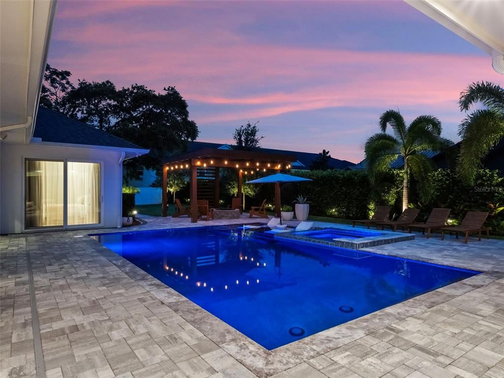 Exterior, Pool