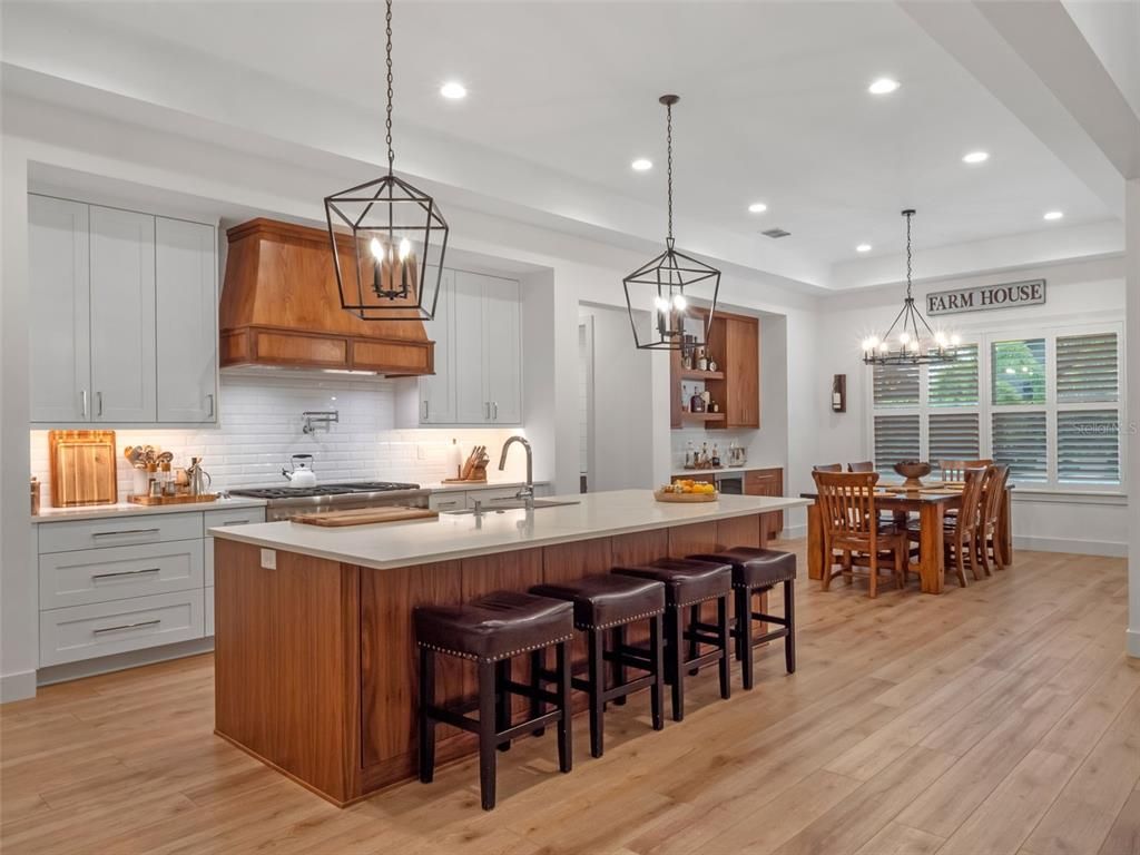 Chandelier, Dining room, Interior, Kitchen, Pendant Lights, Recessed Lighting, Wood Texture Flooring