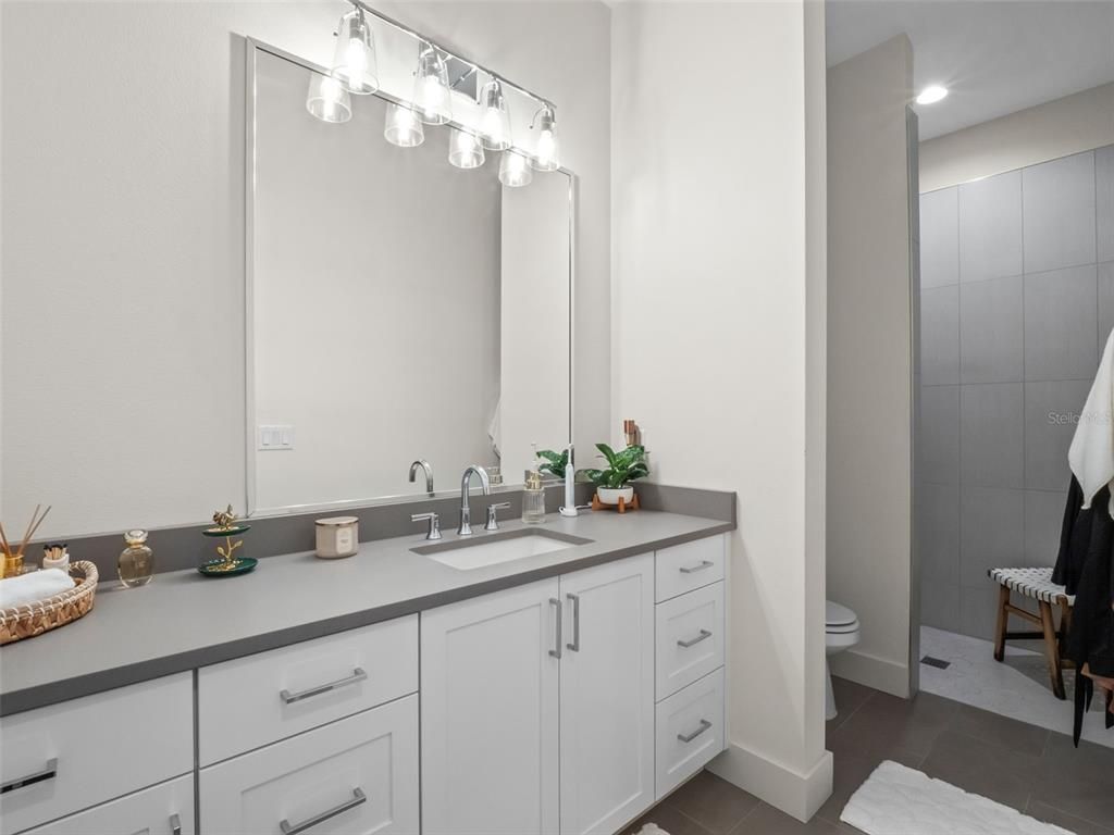 Bathroom, Dual Sink Vanities, Interior, Recessed Lighting