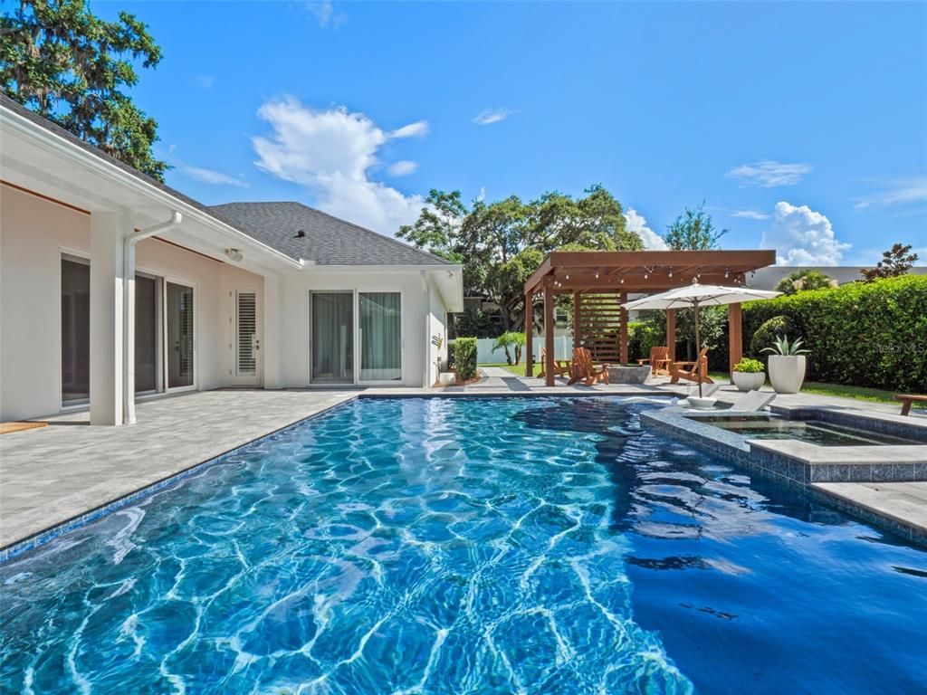 Exterior, Pool