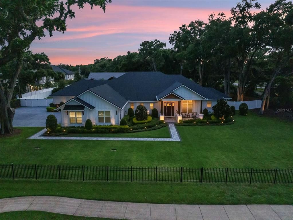 Backyard, Exterior, Facade, Ranch