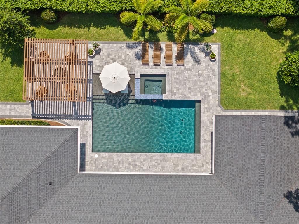 Exterior, Drone