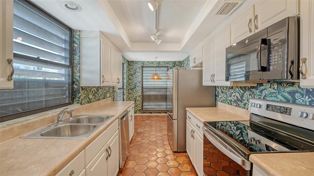 Interior, Kitchen, Pendant Lights, Stainless Steel Appliances