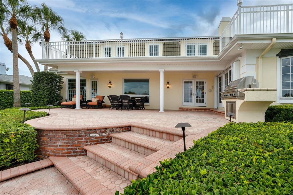 Exterior, Outdoor Kitchen