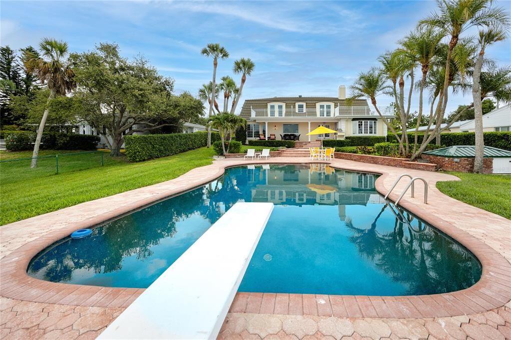 Exterior, Pool
