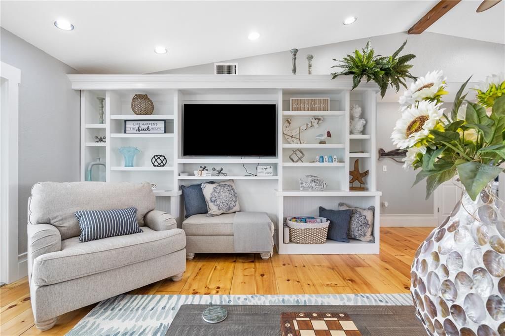 Interior, Living room, Recessed Lighting, Wooden Beams, Wood Texture Flooring
