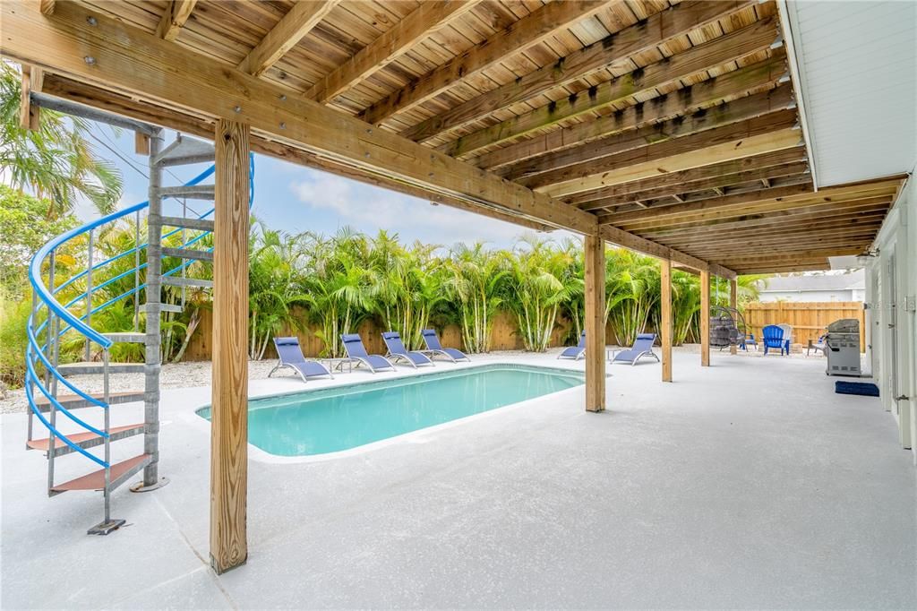 Exterior, Pool