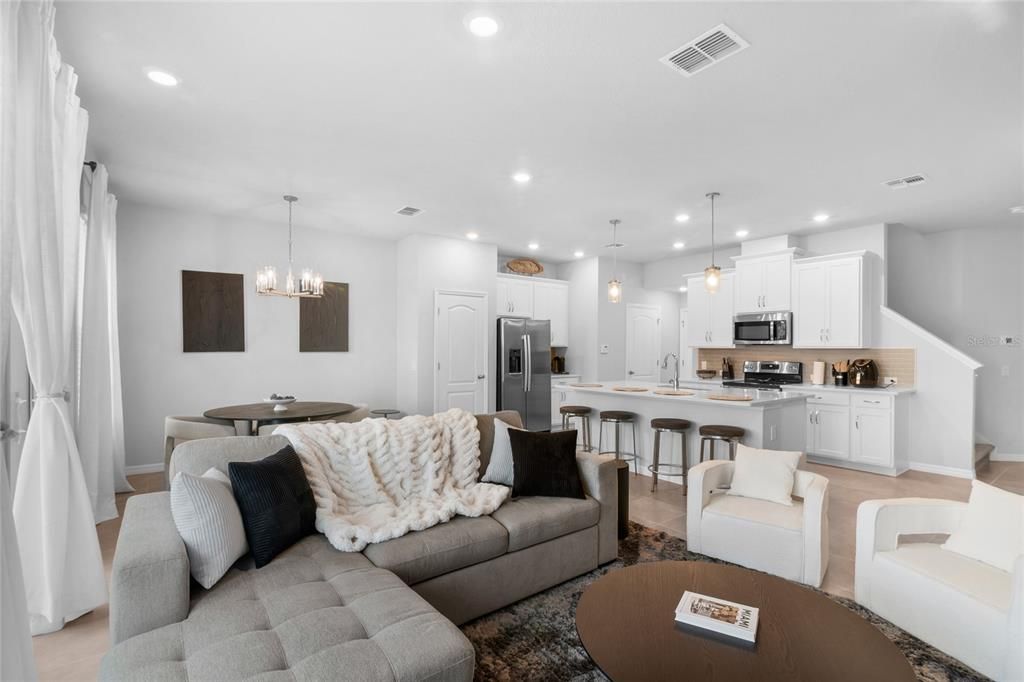 Interior, Kitchen, Living room, Pendant Lights, Recessed Lighting, Stainless Steel Appliances