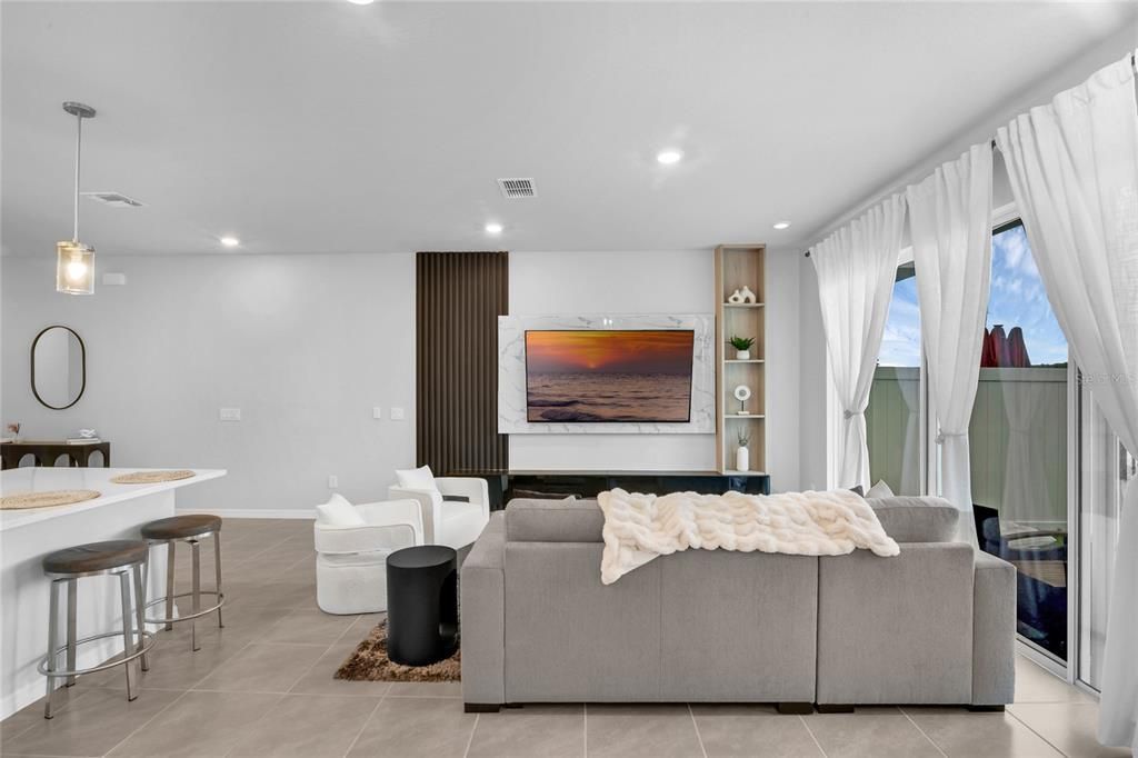 Interior, Living room, Pendant Lights, Recessed Lighting