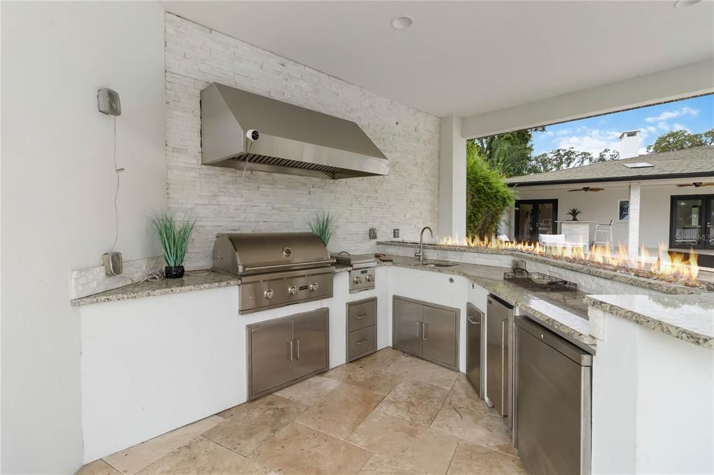 Exterior, Outdoor Kitchen
