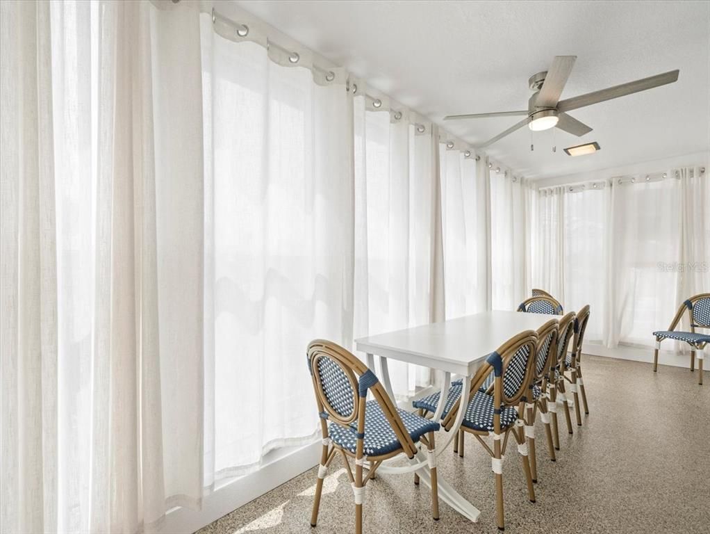 Dining room, Interior