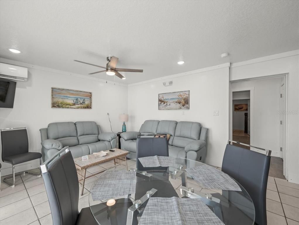 Dining room, Interior, Living room, Recessed Lighting