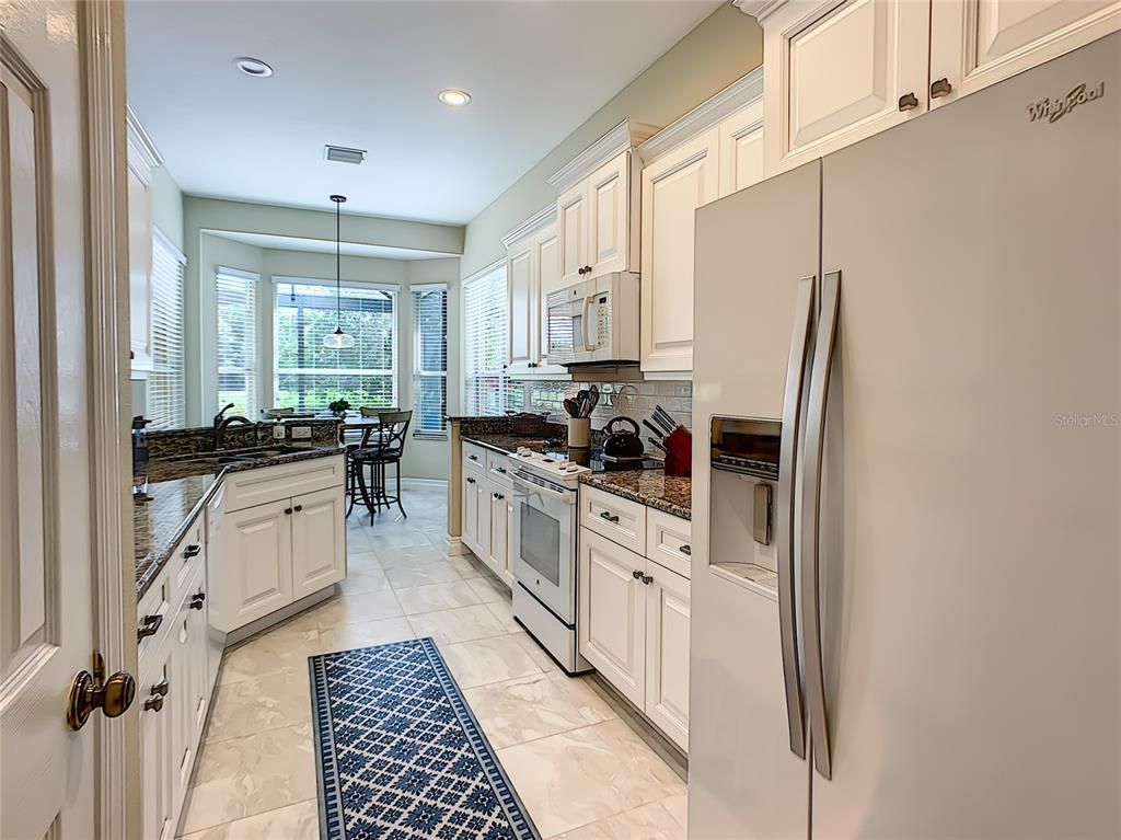 Dining room, Interior, Kitchen, Marble, Pendant Lights, Recessed Lighting