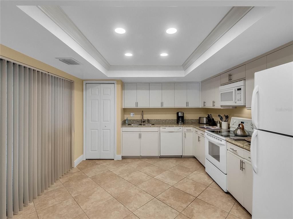 Interior, Kitchen, Recessed Lighting