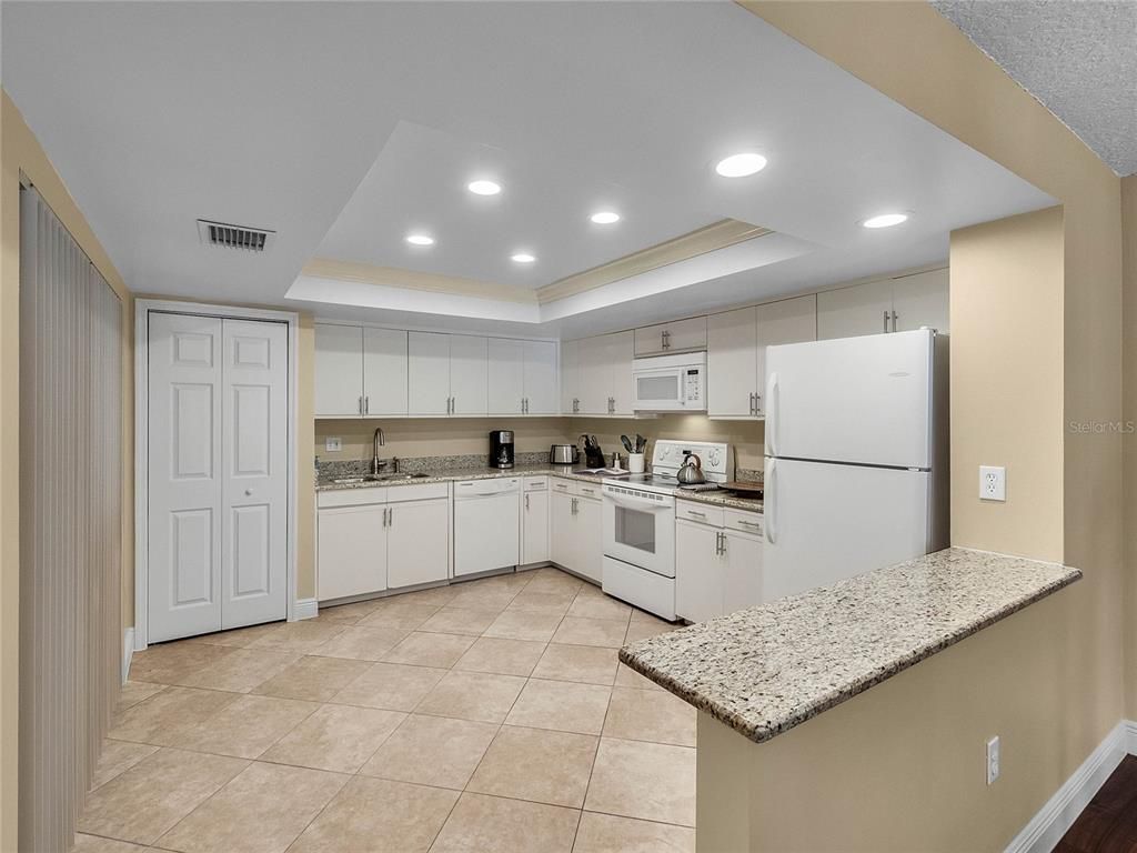 Interior, Kitchen, Recessed Lighting