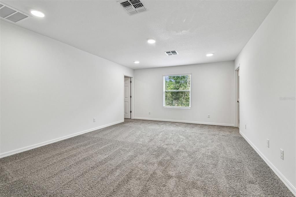 Empty room, Interior, Recessed Lighting