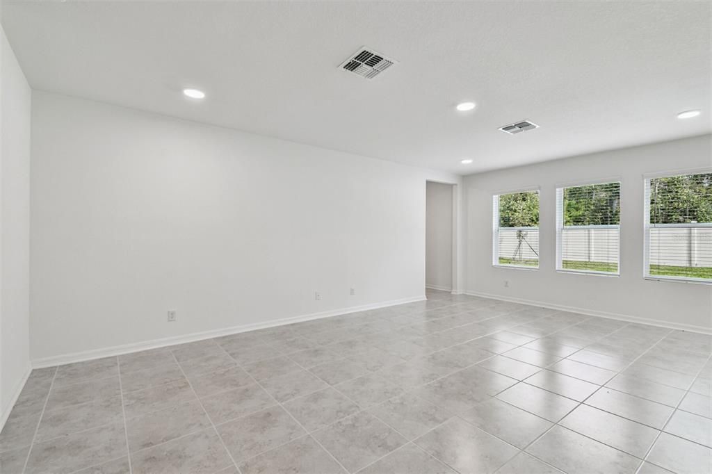 Empty room, Interior, Recessed Lighting
