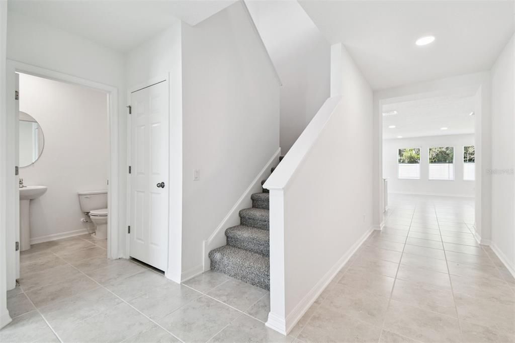 Bathroom, Interior, Recessed Lighting