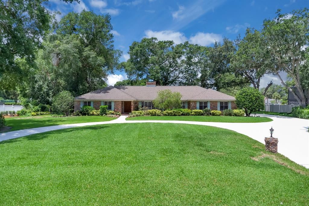 Backyard, Exterior, Facade, Brick Facade, Ranch