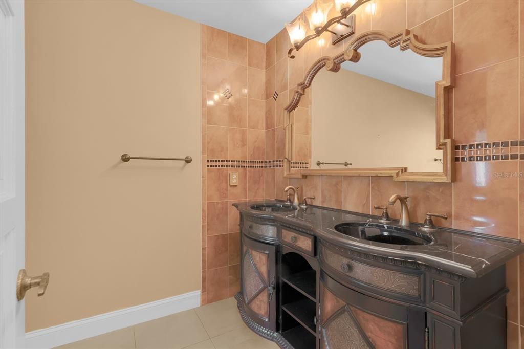 Bathroom, Dual Sink Vanities, Interior