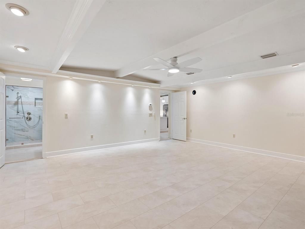 Bathroom, Empty room, Interior, Recessed Lighting