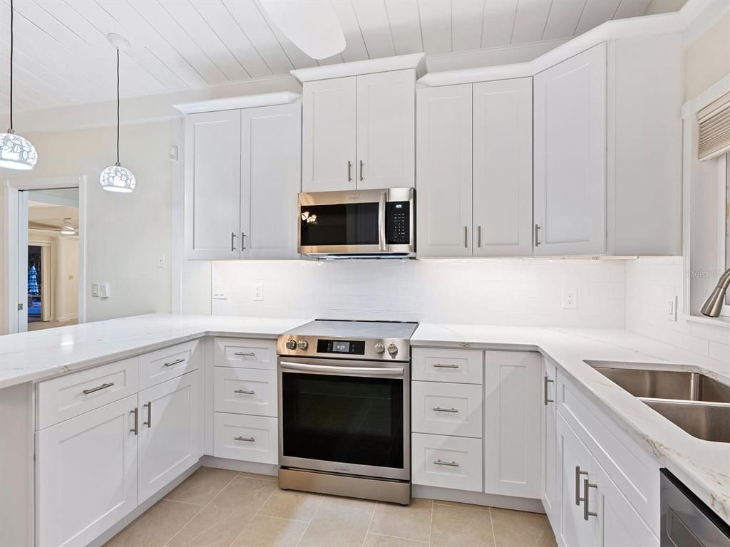 Interior, Kitchen, Pendant Lights, Stainless Steel Appliances
