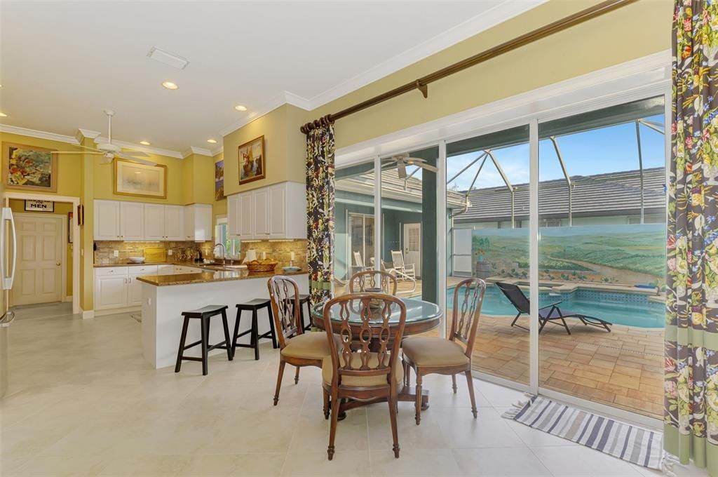 Dining room, Interior, Kitchen, Recessed Lighting