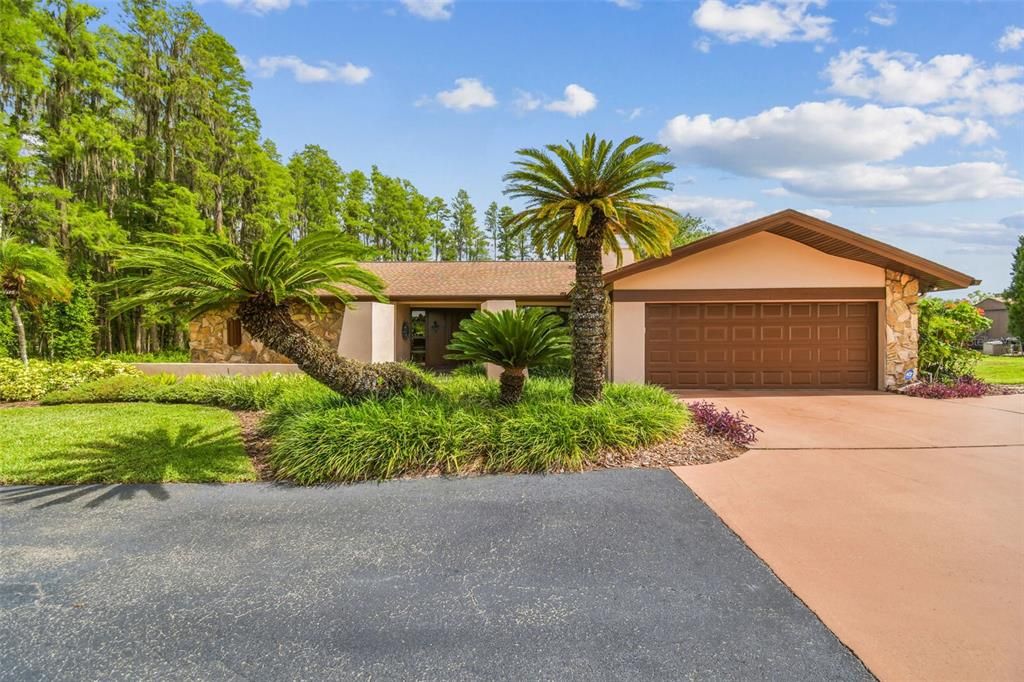 Attached, Exterior, Facade, Ranch