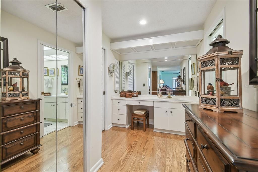 Bathroom, Interior, Recessed Lighting, Wood Texture Flooring