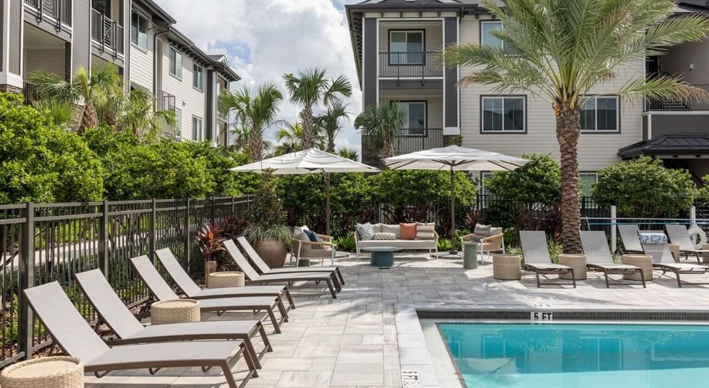 Exterior, Pool