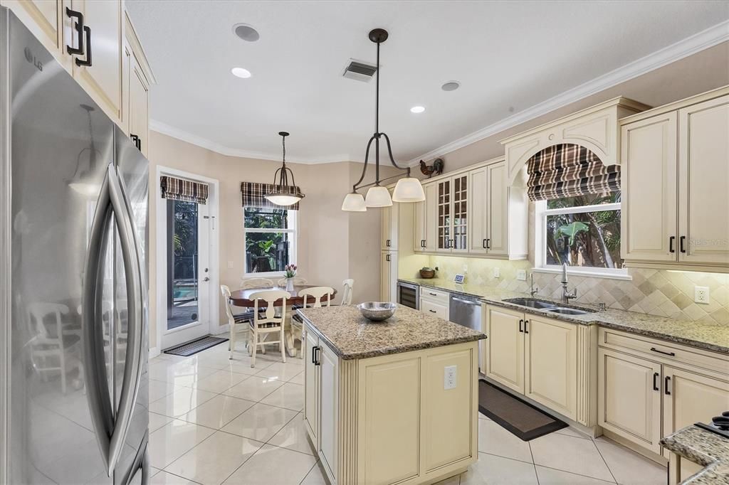 Dining room, Interior, Kitchen, Pendant Lights, Recessed Lighting, Stainless Steel Appliances