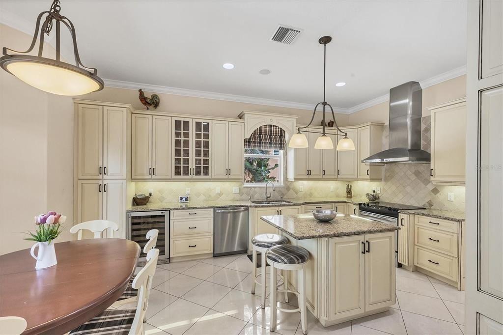 Dining room, Interior, Kitchen, Pendant Lights, Recessed Lighting, Stainless Steel Appliances