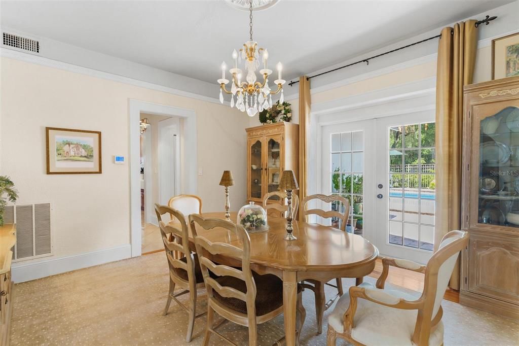 Chandelier, Dining room, Interior