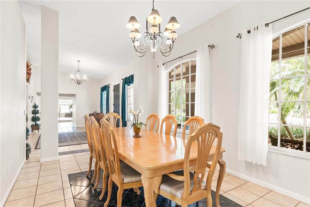 Chandelier, Dining room, Interior
