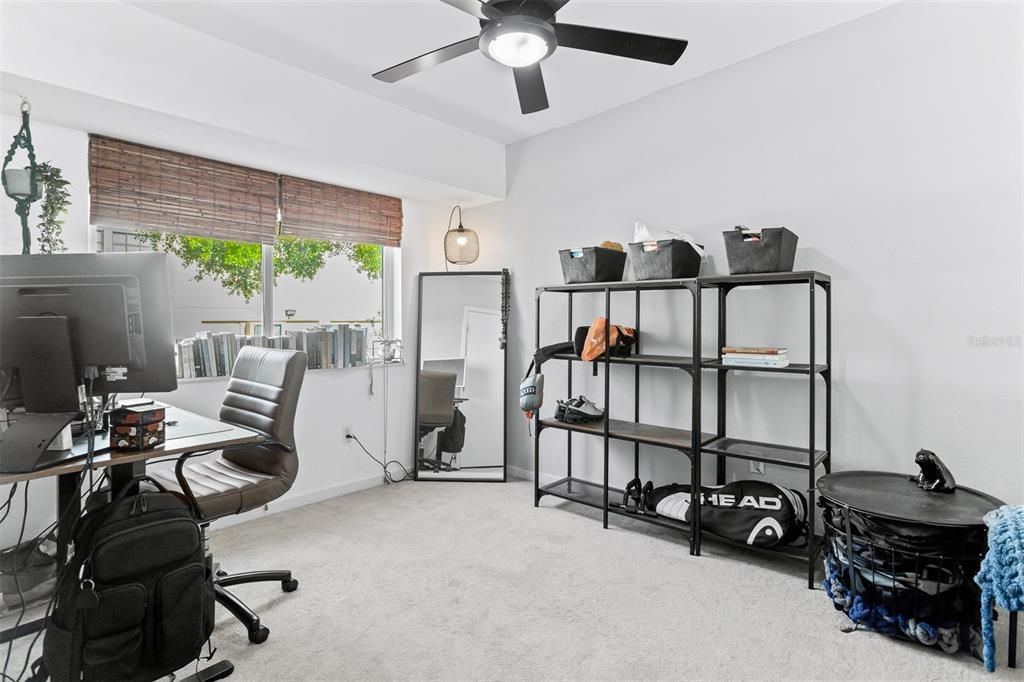 Home Office, Interior