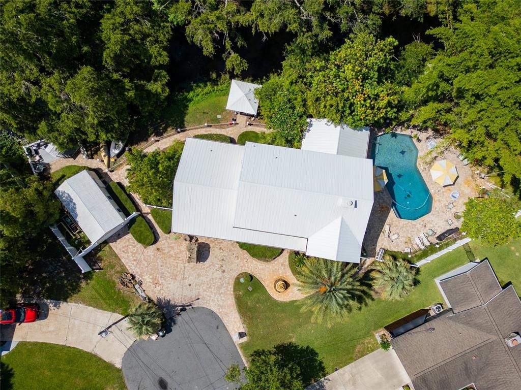 Exterior, Drone