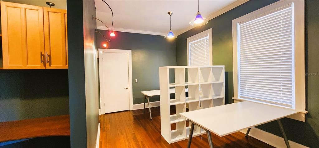 Interior, Pendant Lights, Wood Texture Flooring