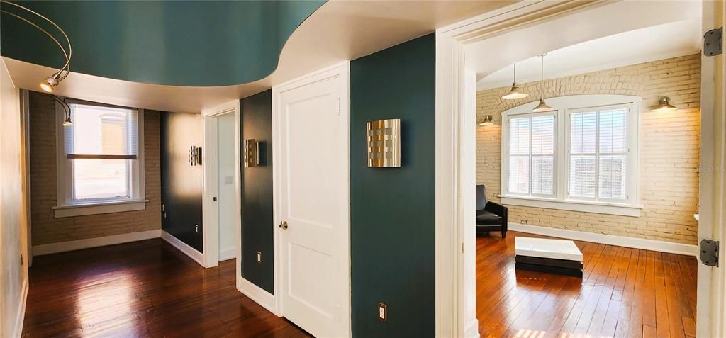 Interior, Pendant Lights, Wood Texture Flooring
