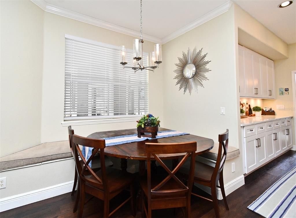 Chandelier, Dining room, Interior, Recessed Lighting, Wood Texture Flooring