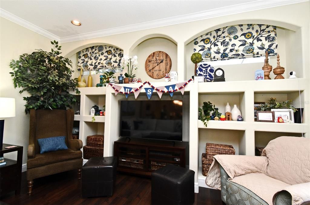 Interior, Recessed Lighting, Wood Texture Flooring