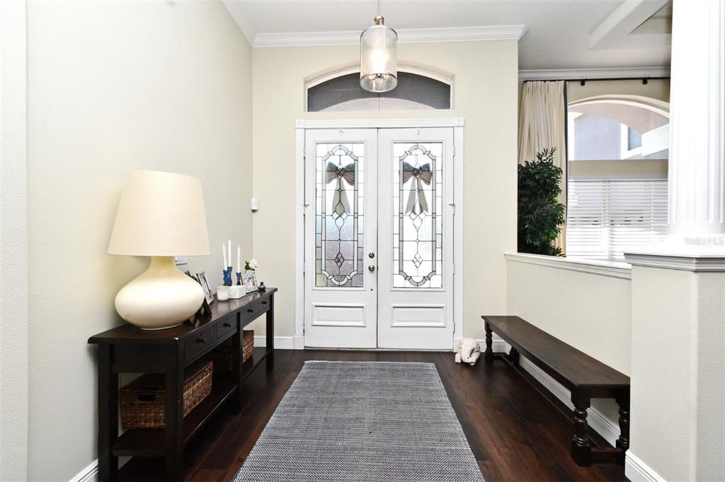 Interior, Pendant Lights, Wood Texture Flooring