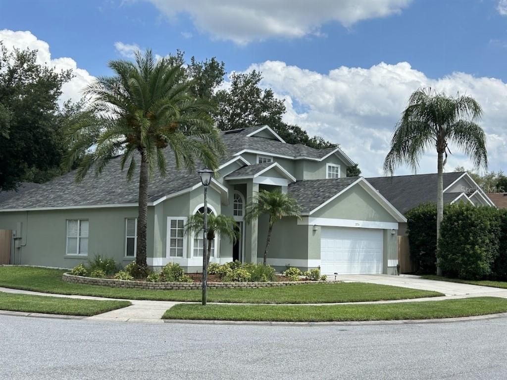Attached, Exterior, Facade, Ranch