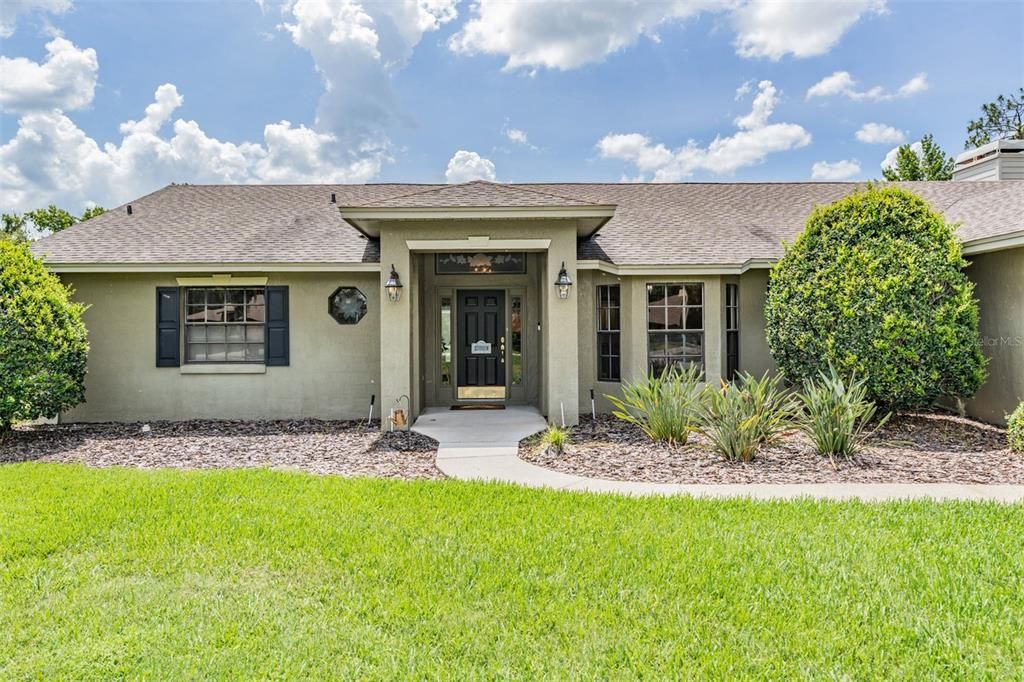 Backyard, Exterior, Facade, Ranch