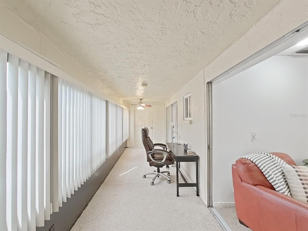 Home Office, Interior