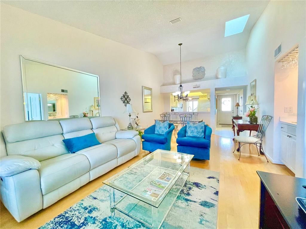 Chandelier, Dining room, Interior, Living room, Wood Texture Flooring